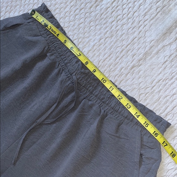 Drawstring Wide Leg Capris - Picture 9 of 12